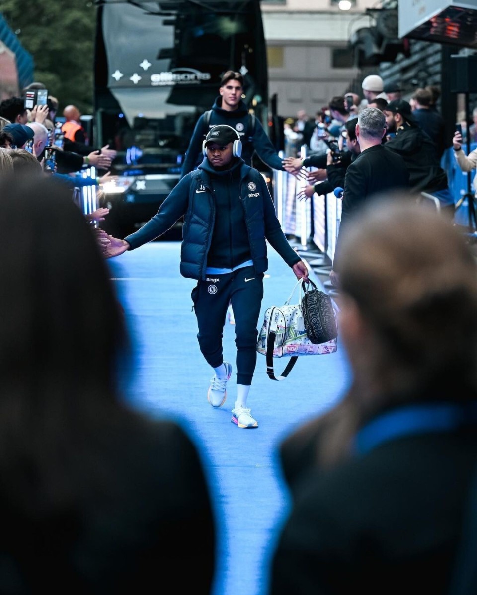 关于英格兰爆冷法国，恩昆库完成帽子戏法的信息