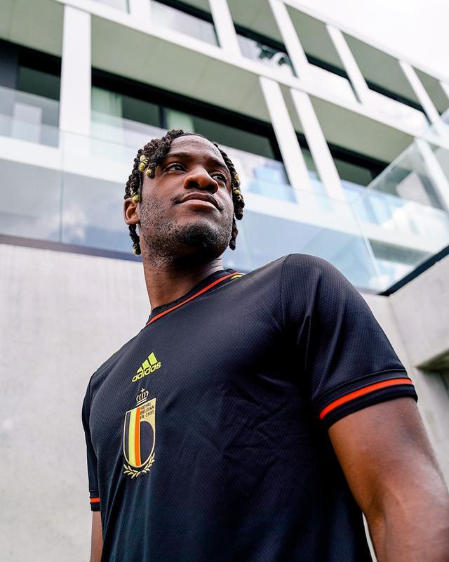 波兰乒乓球队碾压比利时乒乓球队，奥恰洛夫制霸全场的简单介绍