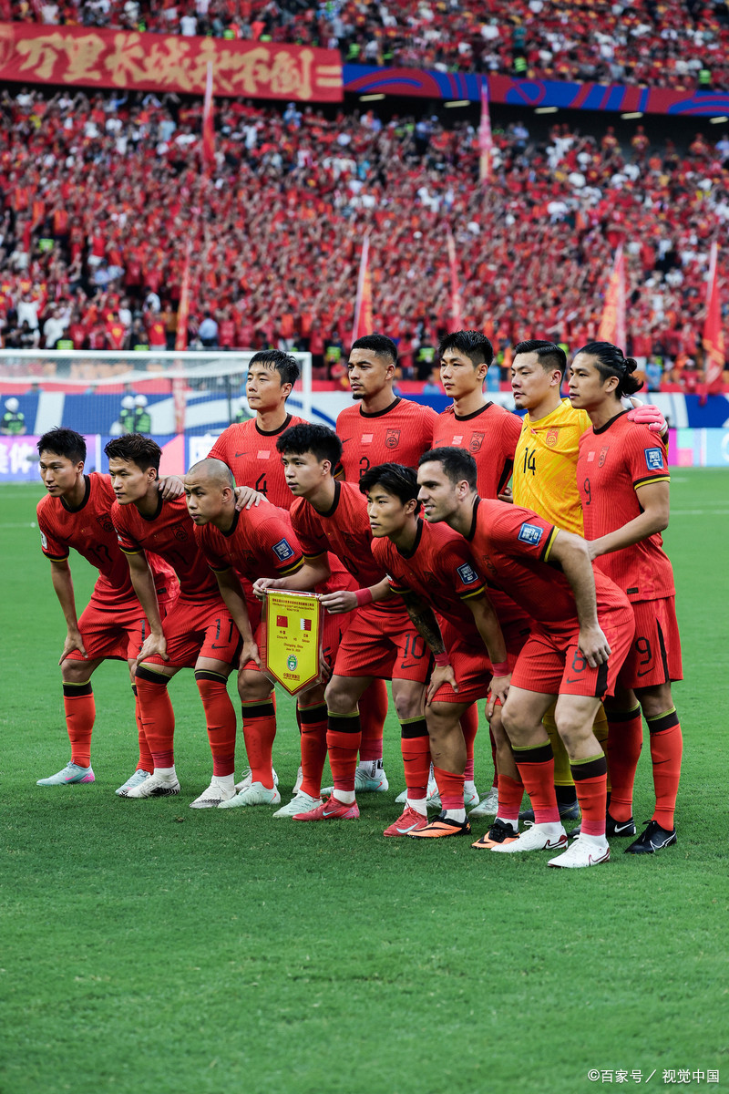 强强对决，球场上演精彩战役