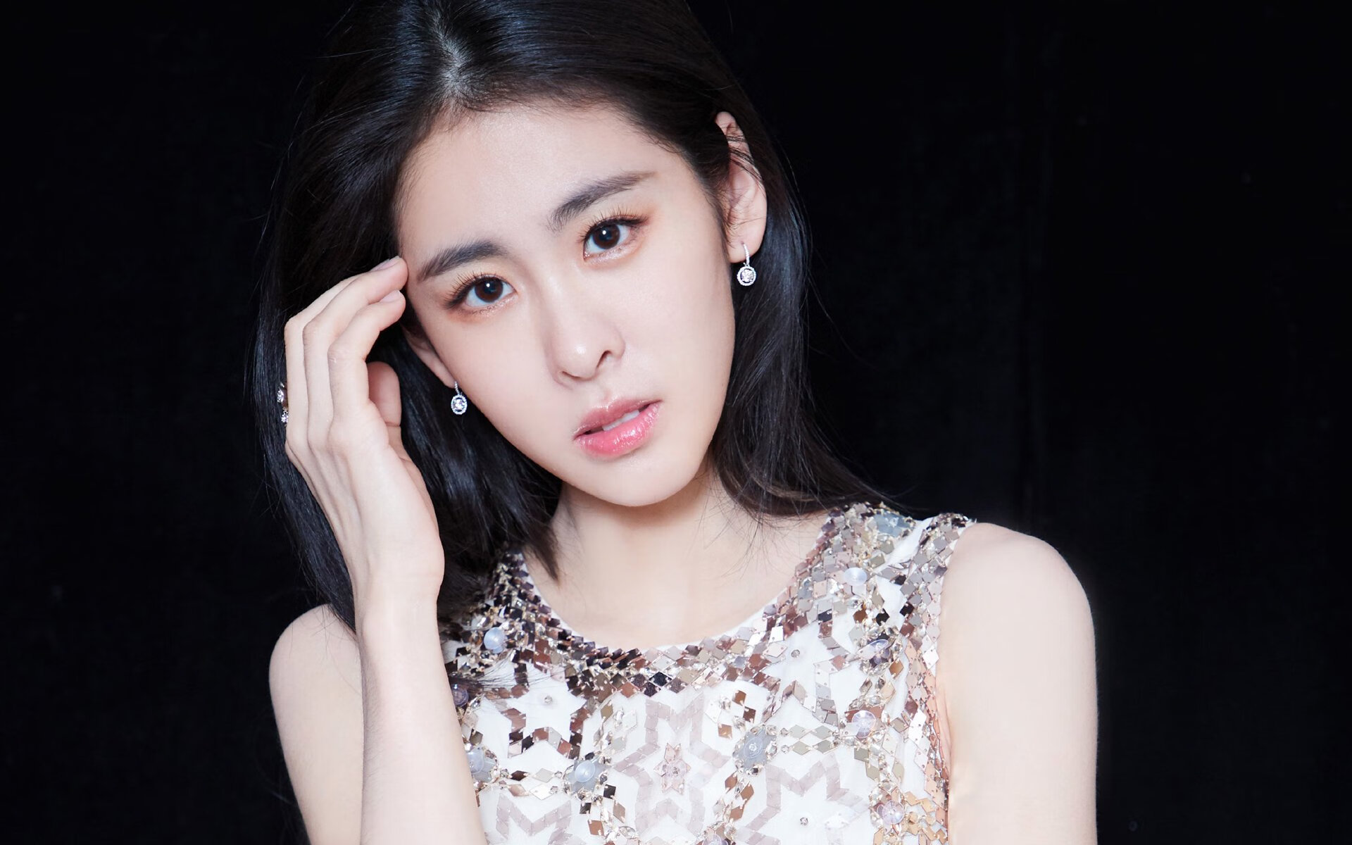 他们不是唯一选择，但他们给出了唯一答案，深圳队以一场逆风粉碎吉林队，恩比德贡献制胜表现