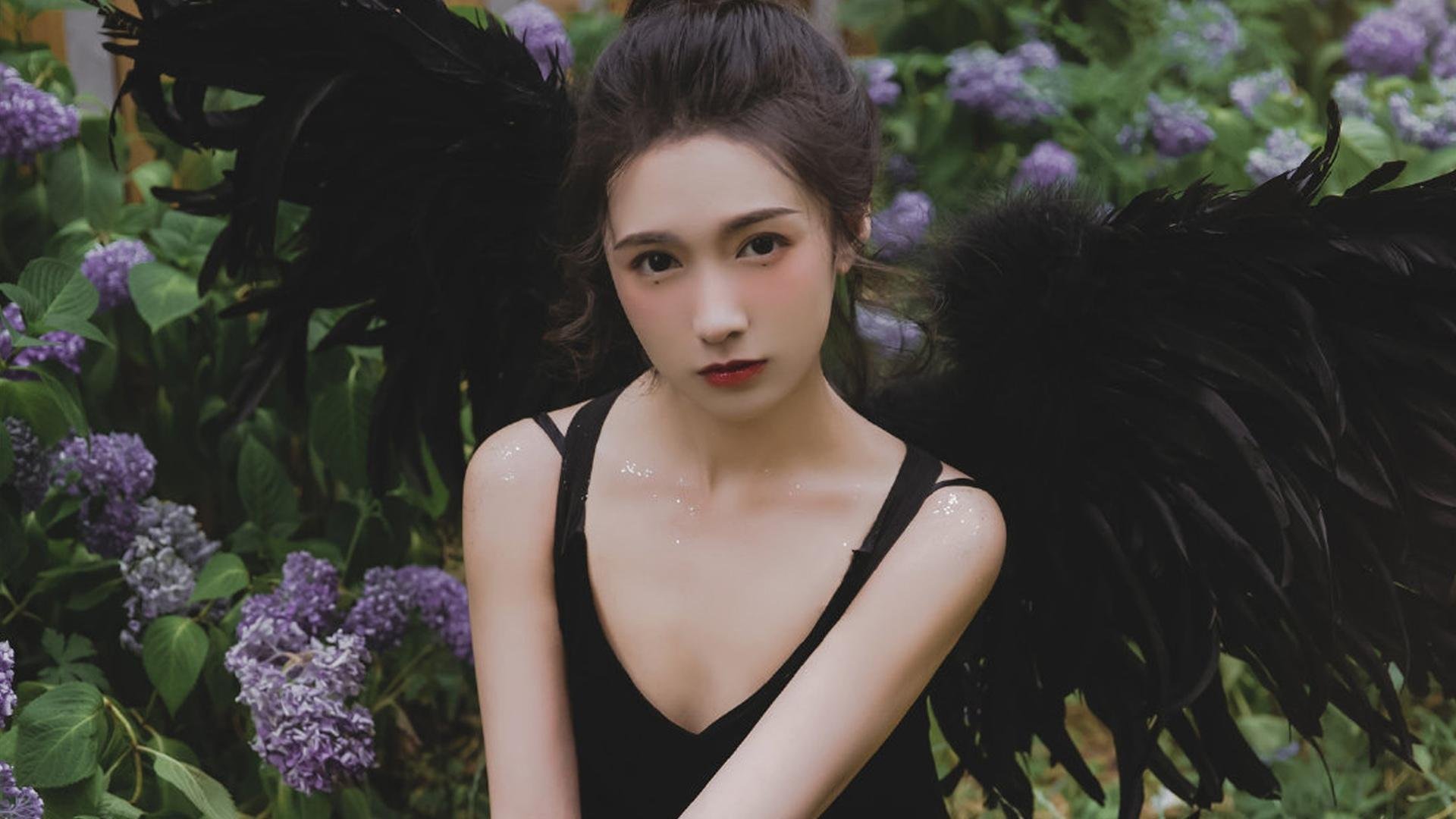 赛道与球场，哈利伯顿在F1式决战中接管比赛，独行侠稳稳拿下76人