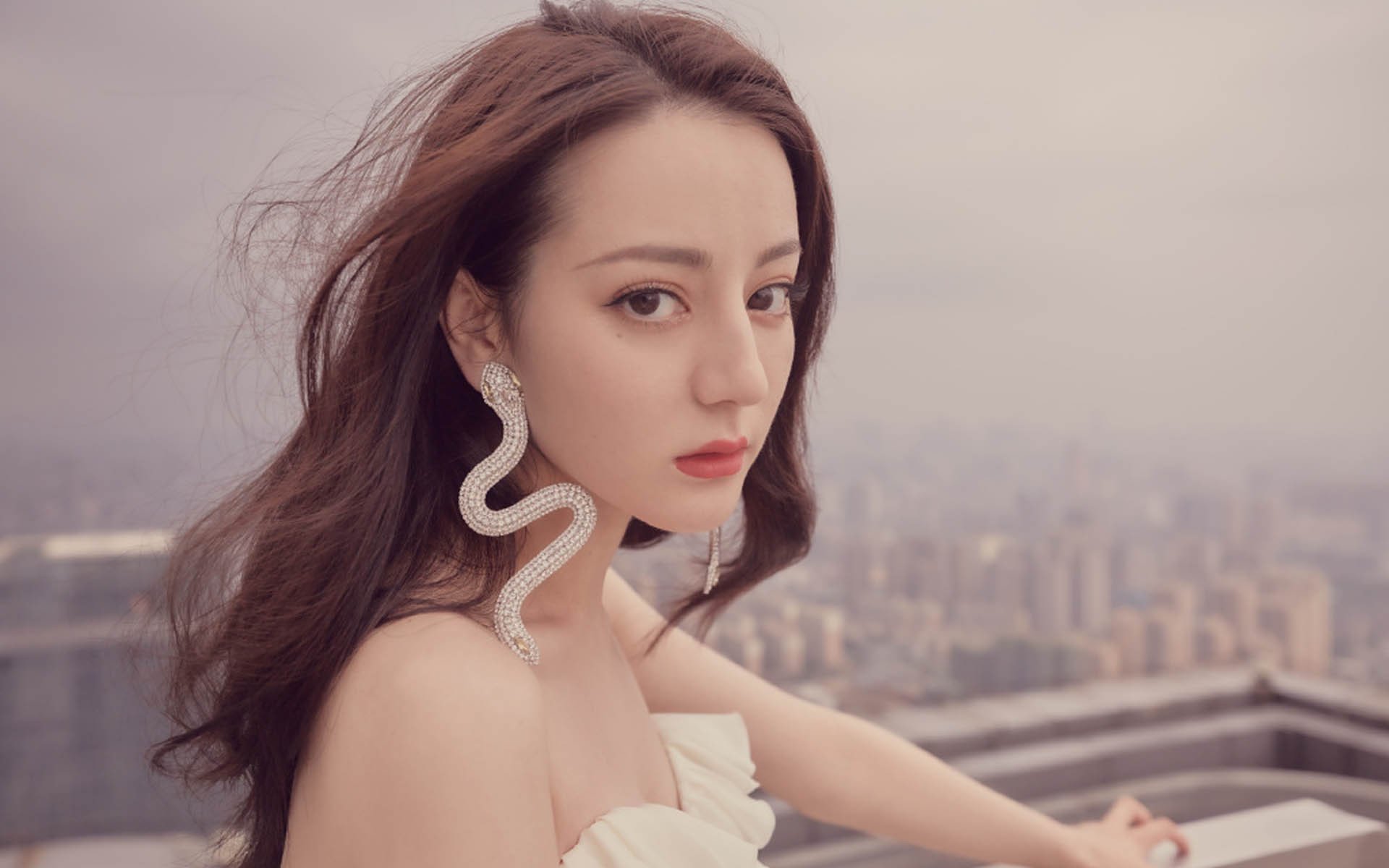 从隐形人到救世主，福克斯如何点燃年度焦点之战之夜