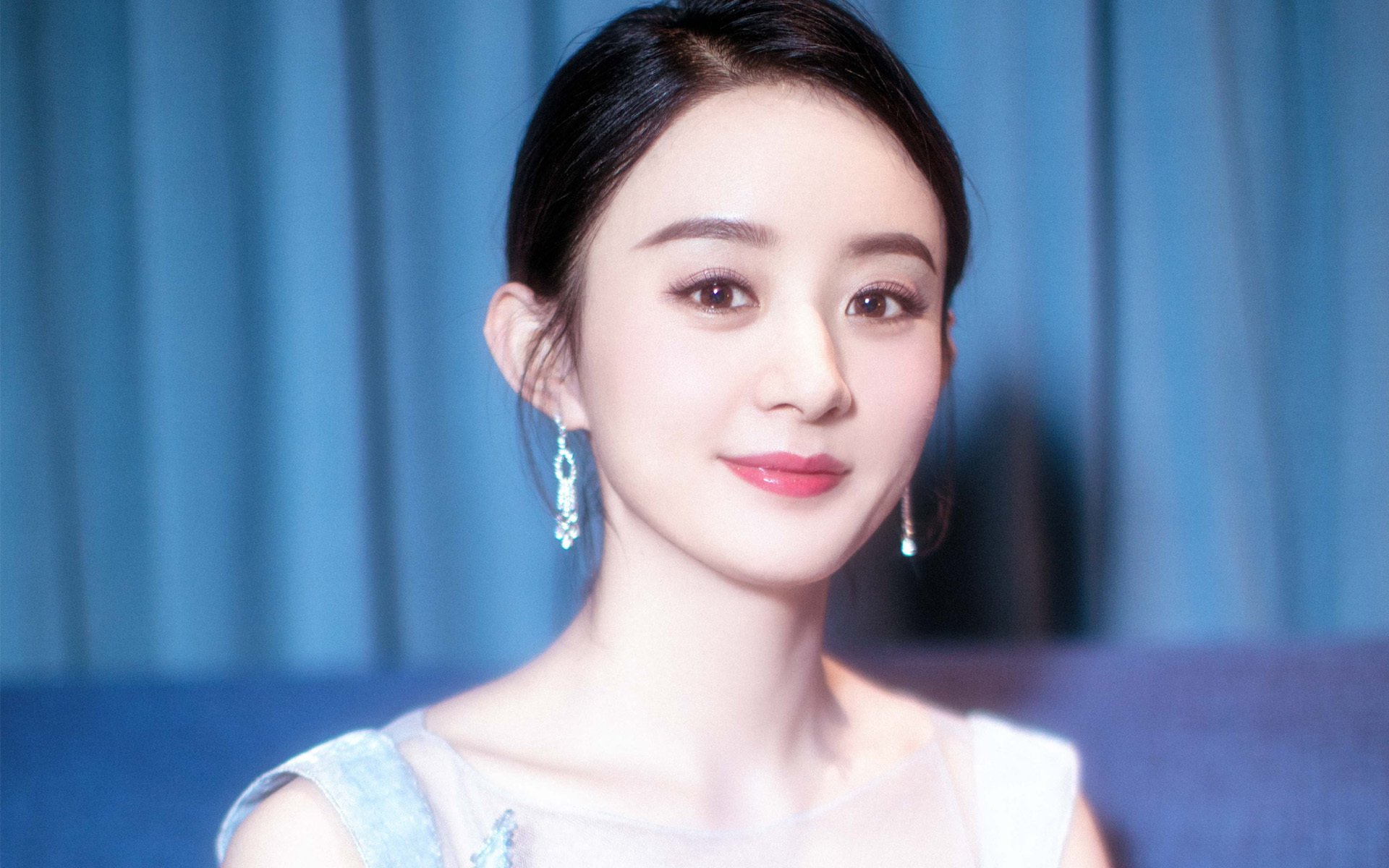 破解埃及密码与北境之王，当皇家社会的铁血遇上萨卡的魔法